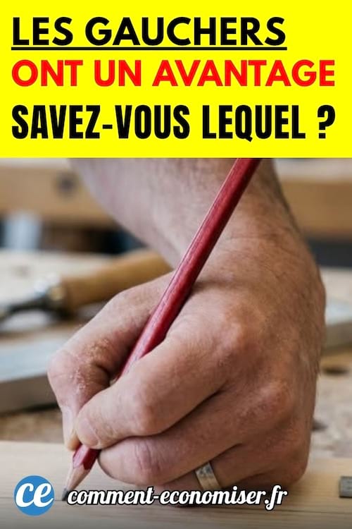 un homme écrit de la main gauche avec un crayon papier