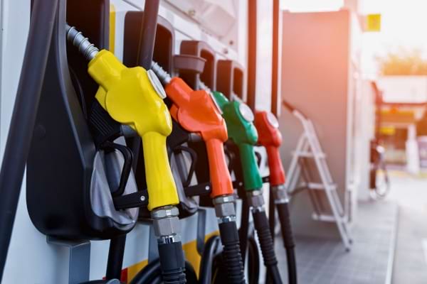 Des pistolets de carburant