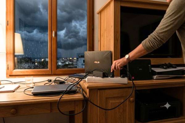 les appareils &eacute;lectroniques &agrave; d&eacute;brancher pendant un orage
