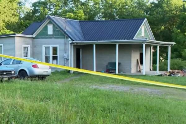 Une maison américaine avec un bandeau de criminalité