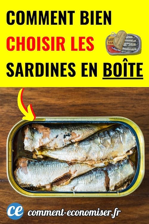 une boite de sardine ouverte sur une table en bois