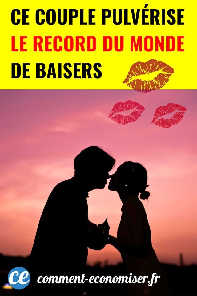 Un couple qui s'embrasse au cr&eacute;puscule