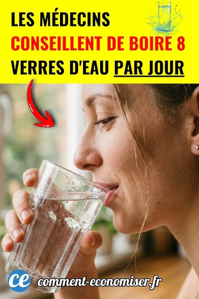 Une femme qui boit un verre d'eau