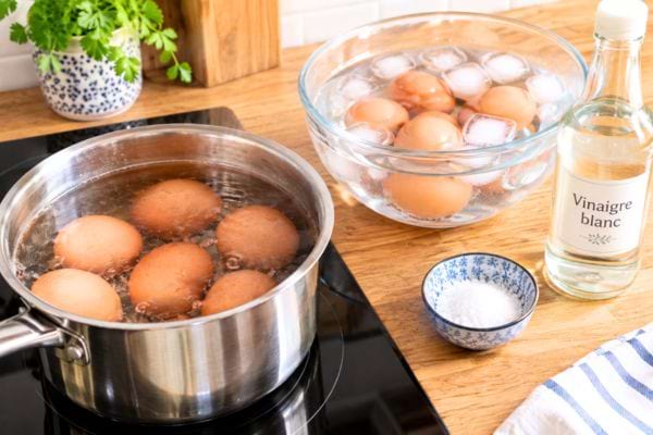 astuce pour la cuisson des oeufs durs avec sel et vinaigre blanc