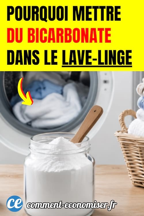 un pot de bicarbonate de soude devant une machine à laver dont le hublot est ouvert avec du linge