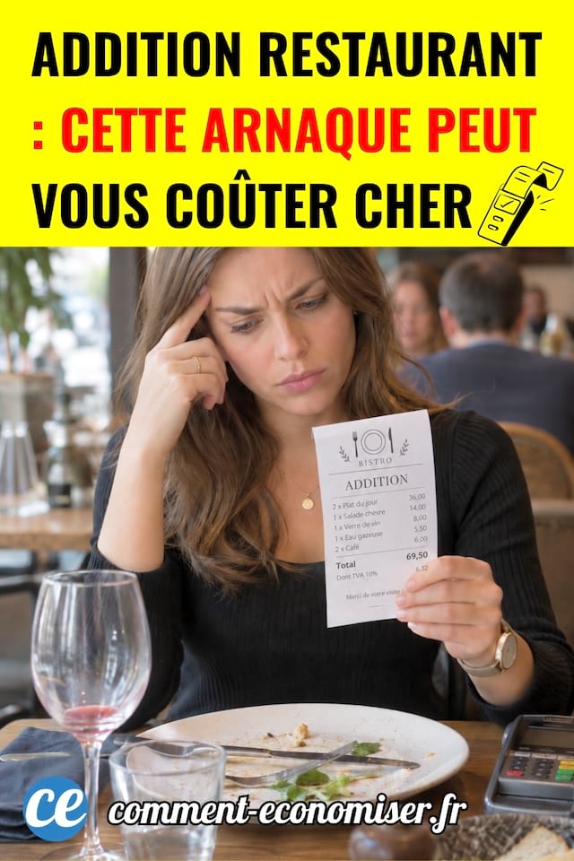 Une femme à l'air interrogative qui regarde son addition de restaurant