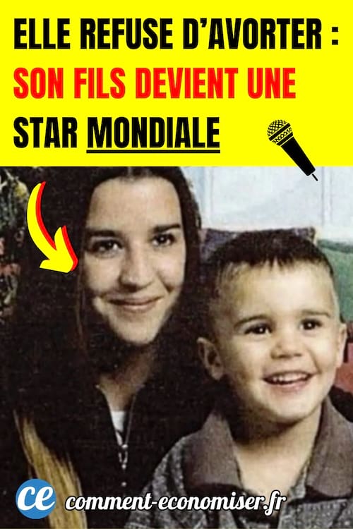 Justin Bieber sourian enfant sur les genoux de sa mère Pattie Malette