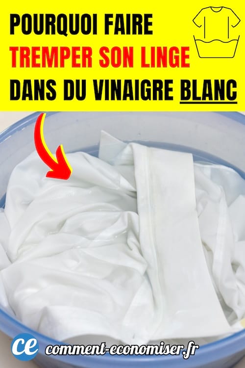 du linge blanc trempe dans une bassine transparente avec de l'eau tiède et du vinaigre blanc