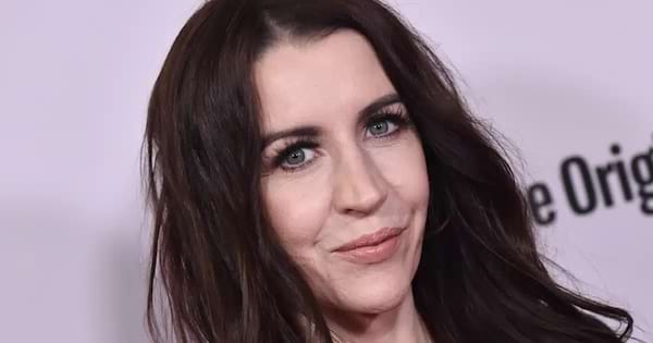 portrait de la mère de Justin Bierber Pattie Malette souriante adulte les cheveux longs