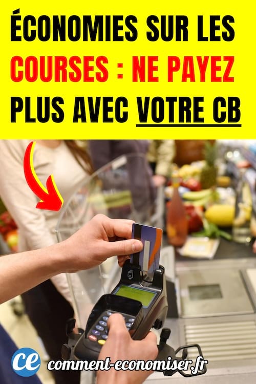 une personne paye avec sa carte bleue les courses dans un supermarché
