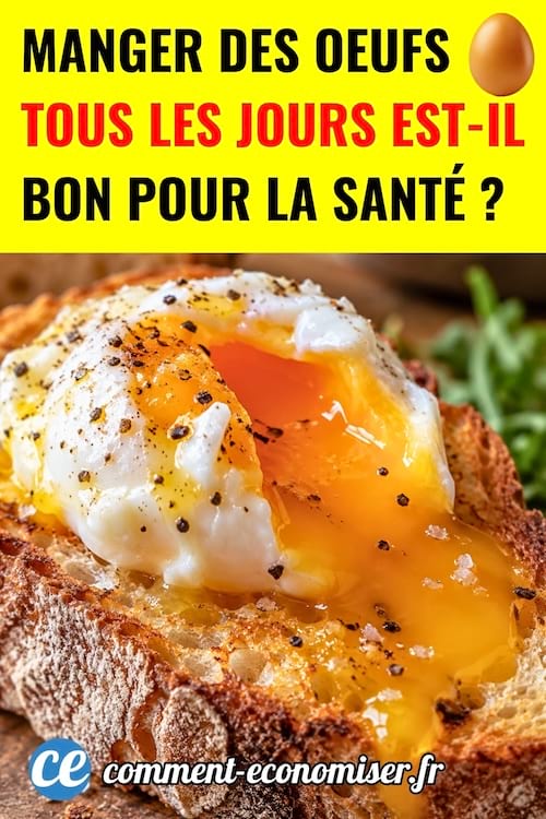 Un oeuf avec le jaune qui coule sur une tranche de pain
