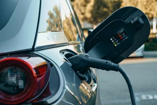 une recharge électrique de voiture