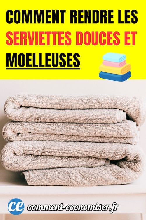 une pile de serviettes douces et moelleuses beiges