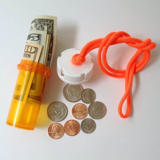 Où cacher son argent à la plage ?