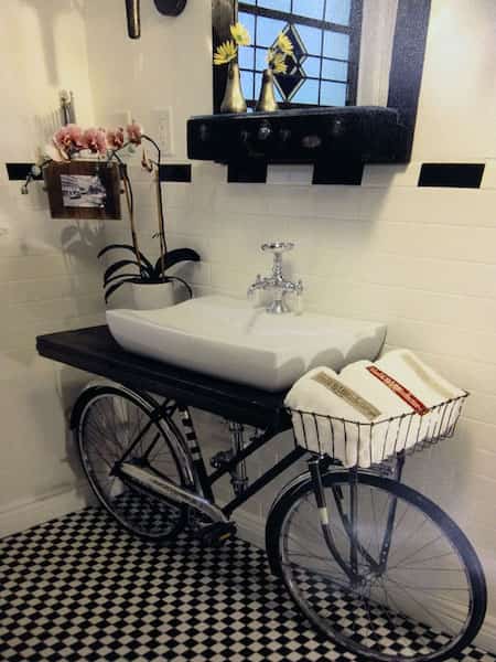 intérieur design recyclage vélo salle de bain