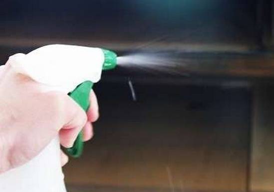 retirez les odeurs de fumée avec du vinaigre