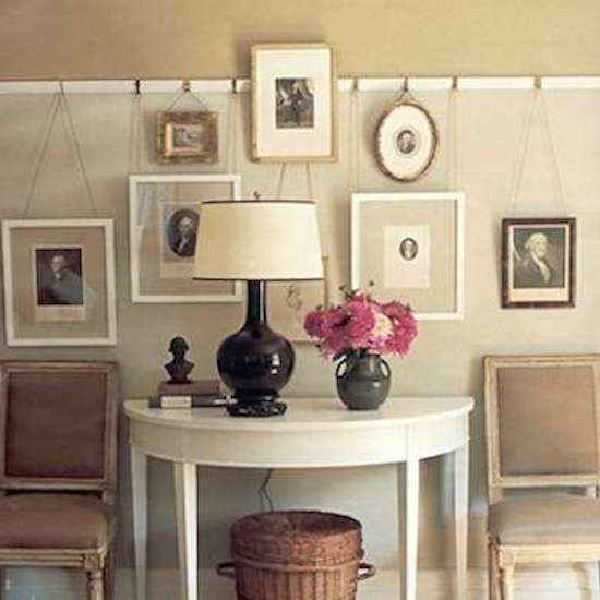 Les cimaises à tableau sont non seulement pratiques mais elles ajoutent aussi une touche d'élégance à une pièce.