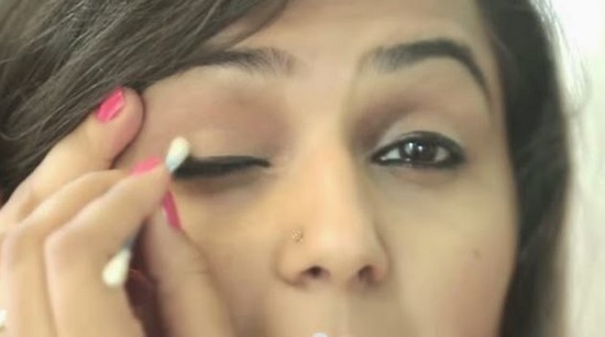 how to fix makeup smudges