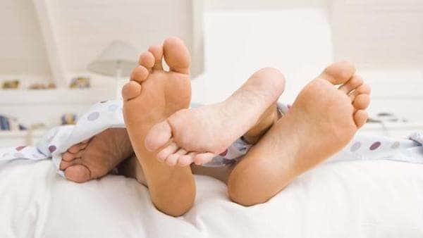 Pour rafraîchir votre maison, utilisez des draps en coton et des oreillers en cosses de sarrasin.