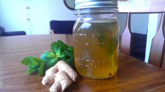 Saviez-vous que les bains de bouche sont bourrés de produits toxiques et qu'il existe une alternative naturelle ?