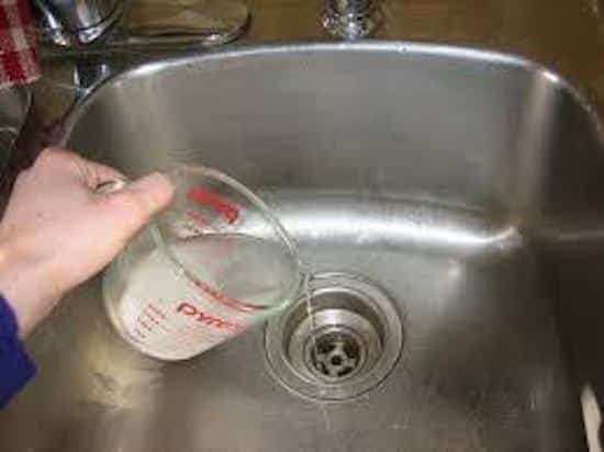 entretenir les canalisations avec des cristaux de soude