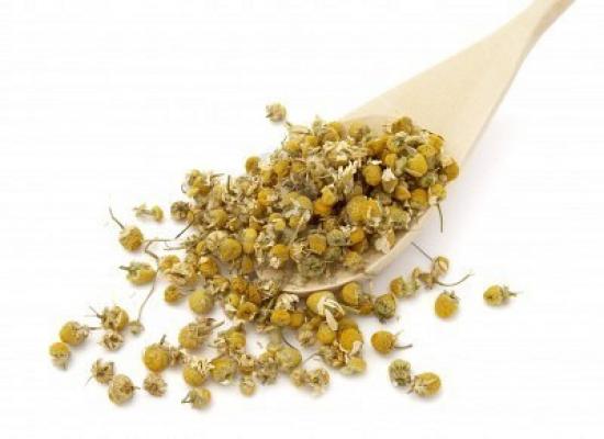 la camomille en cataplasmes soigne conjonctivites et boutons de fièvre