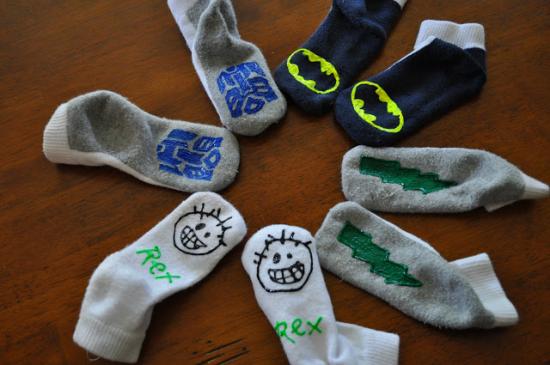 3 paires de chaussettes transformées en chausson antidérapant pour enfants
