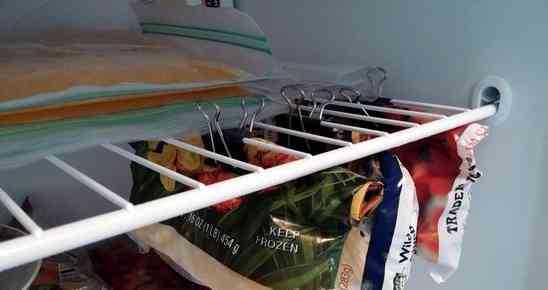 organiser son congélateur avec des pinces-notes