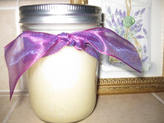 recette de crème à récurer maison avec de l'argile, des cristaux de soude, du savon liquide et du bicarbonate