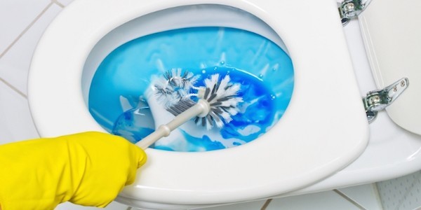 Comment désinfecter en profondeur un plan de travail ?