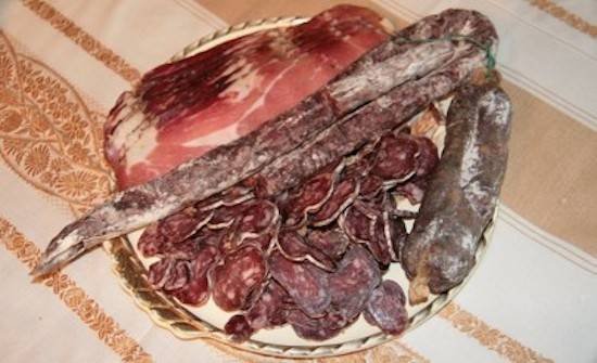 Le jambon cru et le saucisson peuvent être consommés 2 semaines après la date limite
