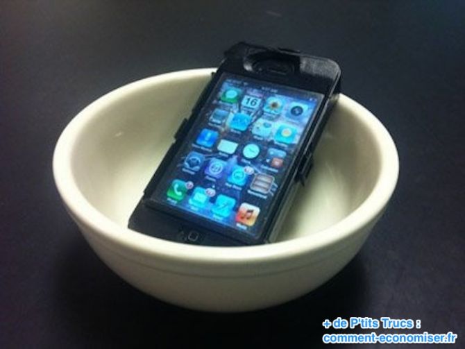 Enceinte iPhone dans un bol de céréales