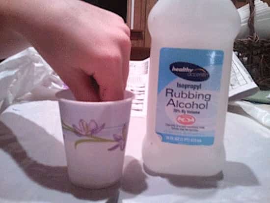 enlever vernis à ongle sans dissolvant