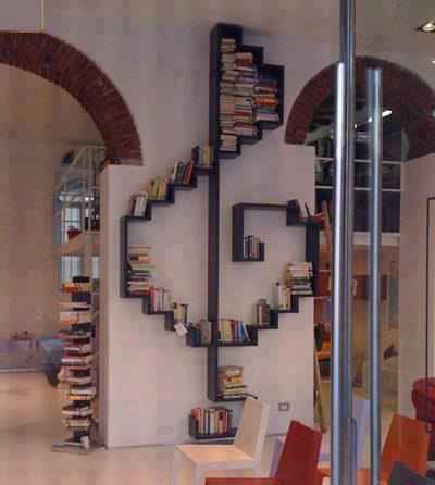 Étagère à livres en clef à musique