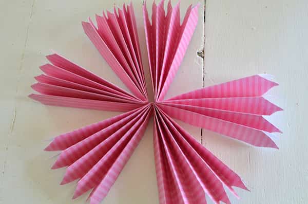 faire trois accordéon pour éventail papier