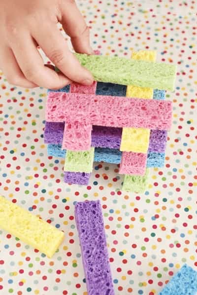 jeu de construction économique avec éponge