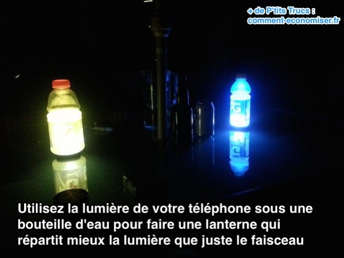 Utilisez la lumière de votre téléphone sous une bouteille d'eau pour faire une lanterne