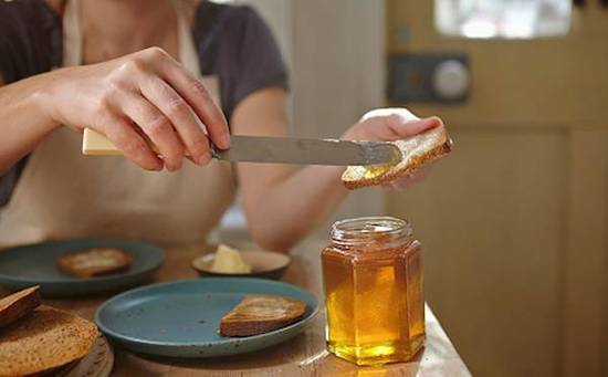 mangez plus de miel pour  sauver les abeilles