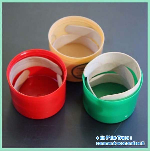 Mettez les bâtonnets en bois dans des petits verres