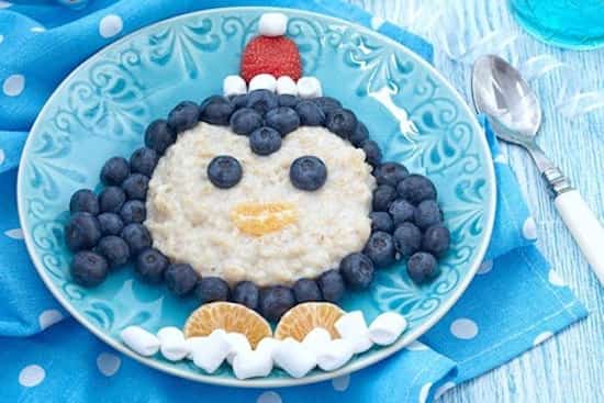 un pingouin en céréales à manger au petit déjeuner