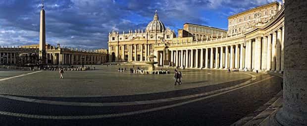 Place du Vatican sans personne