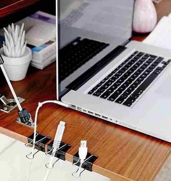 fixer câble ordinateur sur bureau pince clip