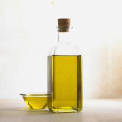 ajoutez de l'huile d'olive pour faire un gaspacho maison