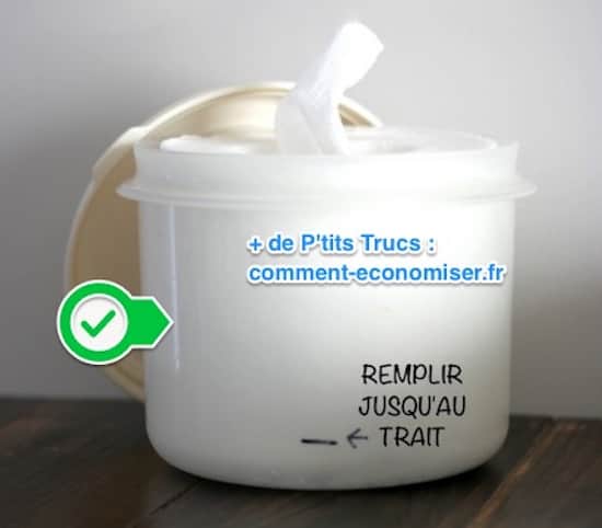 Faites un trait sur votre boîte de lingettes nettoyantes pour bébés.