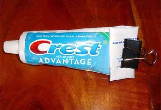 pincer le tube de dentifrice avec pince note