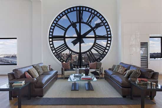 intérieur design fenetre horloge