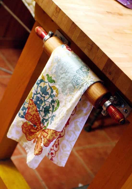 porte-serviettes fait avec des rouleaux à pâtisserie
