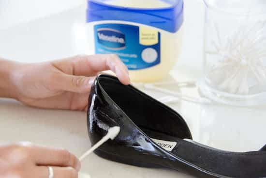 mettre de la vaseline pour agrandir des chaussures