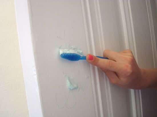 enlever les traces de crayon sur les murs des enfants