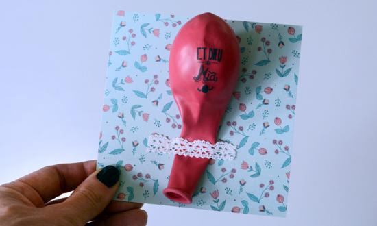 un ballon à gonfler pour annoncer la naissance de bébé